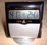 ヤーン　温湿度計